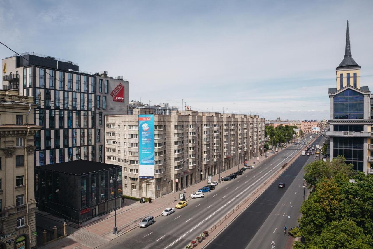 垂直公寓式酒店 聖彼得堡 外观 照片